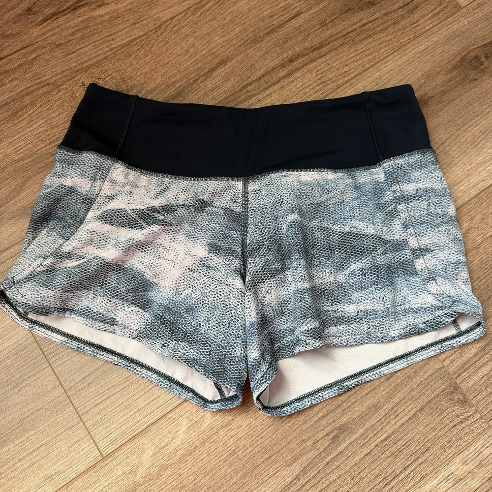 Lululemon Run Times Shorts II 4" in Mesh Scape multi/True Navy Sz 4 LW7AK9S